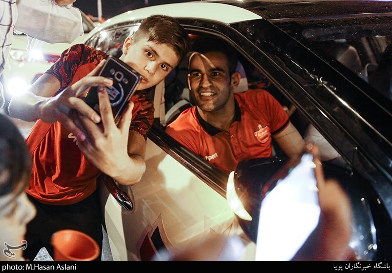 عکس آل کثیر سوار چه ماشینی شد جهان نيوز