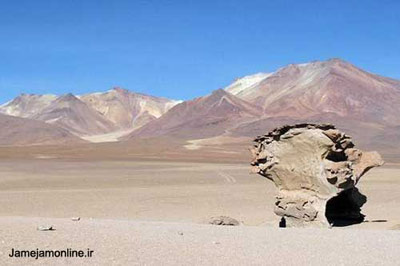 تصوير صحراي آتاكاما در شمال شيلي در سلسله جبال آند در ارتفاع چهار هزار متري كه گويي بيننده شاهد يك تابلوي سوررئاليستي سالوادور دالي است. عكس