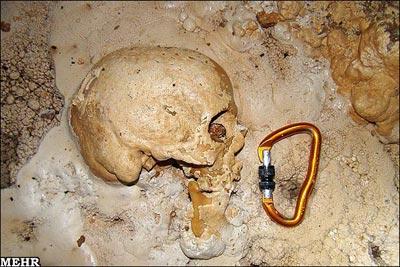 نمونه جمجمه انسان کشف شده در غار سم