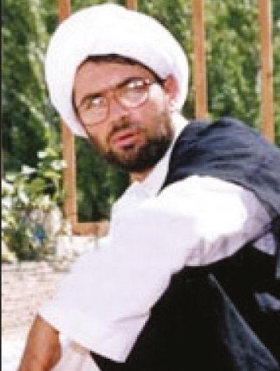 اکبر عبدی، روحانی فیلم جدید ده‌نمکی/ سوپر استارهايي که روحاني شدند+تصاویر