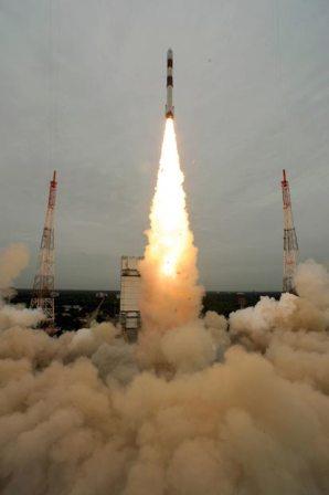 پرتاب راکت ماهواره بر هند به فضا
