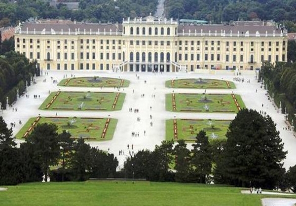 کاخ شونبرن در وین اتریش