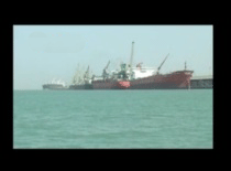 کشتی‌های بیگانه منتظر دریافت گازوئیل‌ قاچاق‌شده از ایران+فیلم