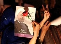 گاردین: "جشن پیروزی روحانی، تمسخر جنبش سبز بود"