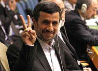 ابتکار جالب احمدی‌نژاد برای ماندن در پاستور/ واکنش بقایی