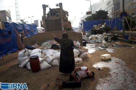 پاکسازی میدان ˈرابعه العدویهˈ (محل تحصن هواداران اخوان المسلمین) توسط ارتش مصر.
