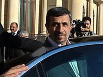 واکنش احمدی‌نژاد به سوالی درباره مناظره‌اش با روحانی