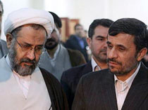 ناگفته مصلحی از دیدار با احمدی نژاد: مشایی را در پستو بگذار!