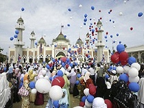 از برگزاری فستیوال‌های بزرگ تخفیف ویژه در کشورهای اسلامی تا رشد قیمت‌ها و اسراف در ایران