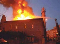 مسجد استانبول‌در آتش‌تکفیری‌ها+عکس