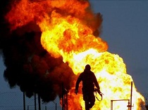 چه کسی پشت صحنه نابودی زیرساخت های نفتی سوریه است؟