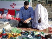 عقد زوج دانشجو در جوار مزار شهدا