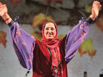 کنسرت تکخوانی خواننده زن در جشنواره فجر! +جوابیه