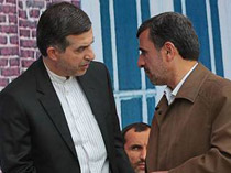 آقای احمدی‌نژاد این بار "ظریف" بخندید!/ آلبومی از عکسهای یادگاری؛ هم با مسجدی‌ها هم با هدیه تهرانی