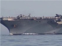 تصویربرداری قایق‌های تندروی سپاه از ناو آمریکایی +فیلم