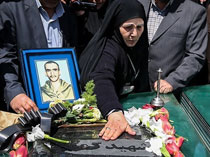 روایت انتظاری ۲۹ ساله برای مادر شهید گمنام در موزه دفاع مقدس