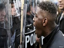 اعتراضات در بالتیمور آمریکا به خشونت کشیده شد