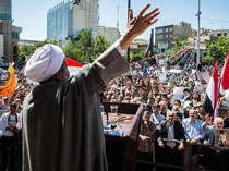 تظاهرات مردم در حمایت از ملت یمن/عضو شورای انصارالله: مردم یمن بدون سوخت و دارو محاصره‌اند