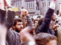 مایلی‌کهن و پروین در تظاهرات علیه شاه