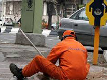 حقوق یک‌سال کارگران شهرداری قلعه‌گنج 600 هزار تومان!