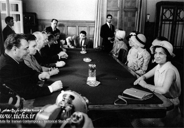 اشرف در بازدید از شوروی و ملاقات با صدر هیئت رئیسه برژنف