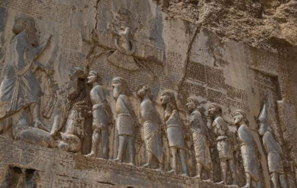 بزرگترین سنگ نوشته جهان در بیستون کرمانشاه