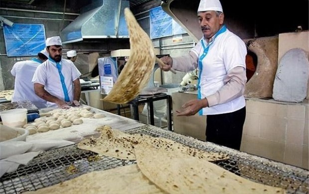 ​رئیس صنف نانوایان : نان را سیاسی نکنید