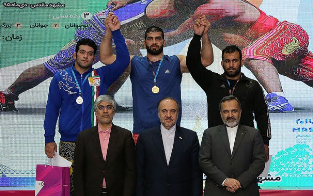 وزیر: کشتی گیران ایران در جام تختی عالی بودند
