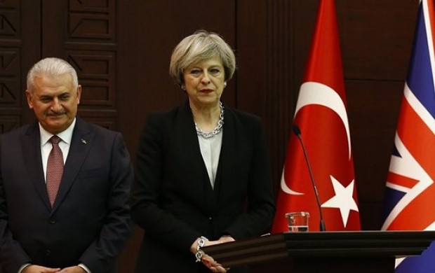ترکیه و انگلیس قرارداد نظامی امضا کردند
