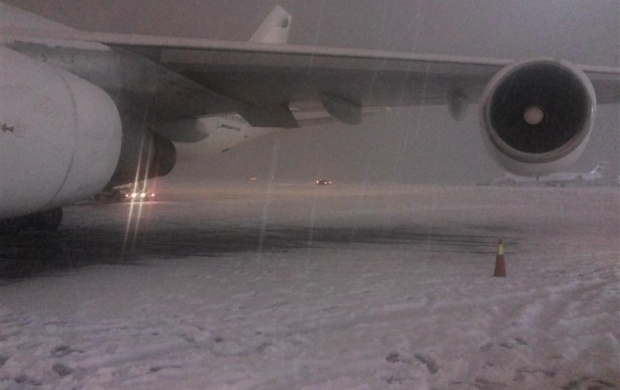11 ساعت حبس در طیاره فرودگاه یخ زده