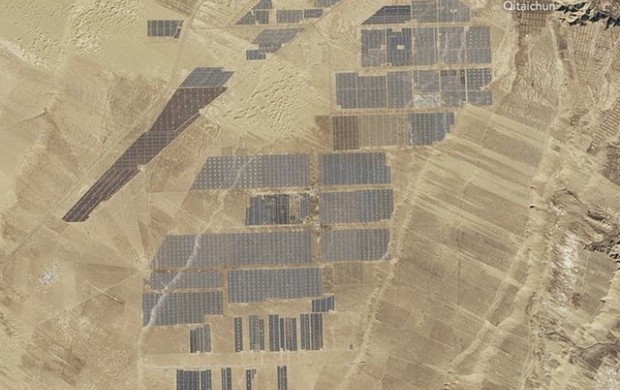 بزرگترین مزرعه خورشیدی جهان+عکس