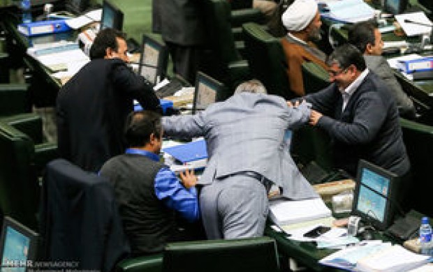 واکنش لاریجانی به درگیری دو نماینده مجلس