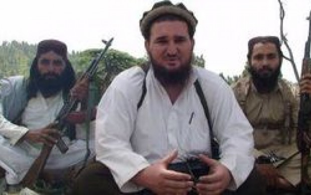سخنگوی سابق طالبان پاکستان تسلیم شد