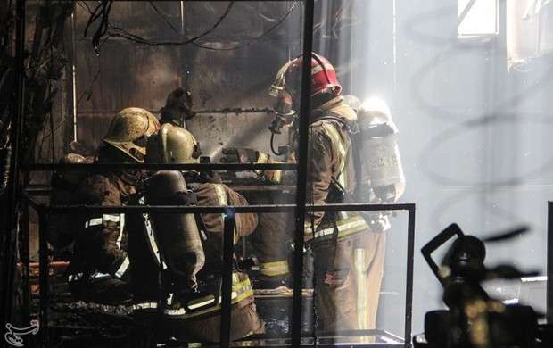 جزئیات آتش‌سوزی در هتل آپادانای تهران / نجات ۴ کارگر محبوس شده