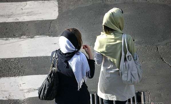 چرا حجاب در ایران اختیاری نیست