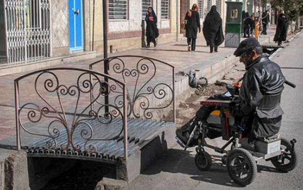 معلولان؛ فراموش‌شدگان فضاهای عمومی شهر