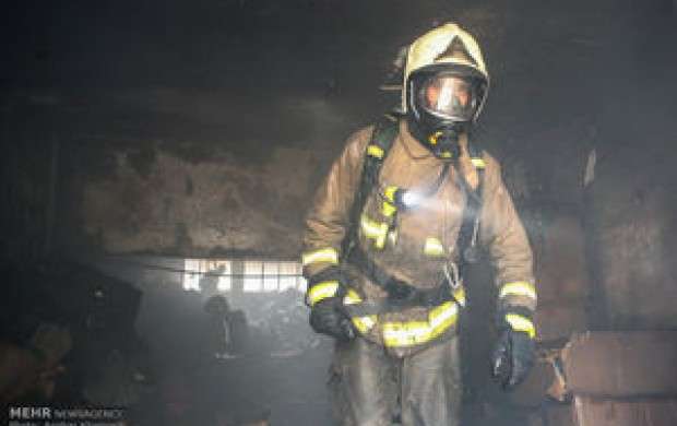 مصدومیت ۴ نفر بر اثر آتش‌سوزی در خیابان مولوی