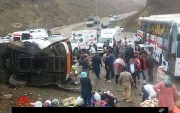 واژگونی اتوبوس مسافربری در گردنه حیران