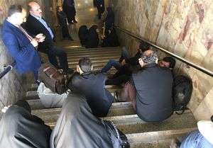 حبس شهروندان و اهالی رسانه در متروی مصلی