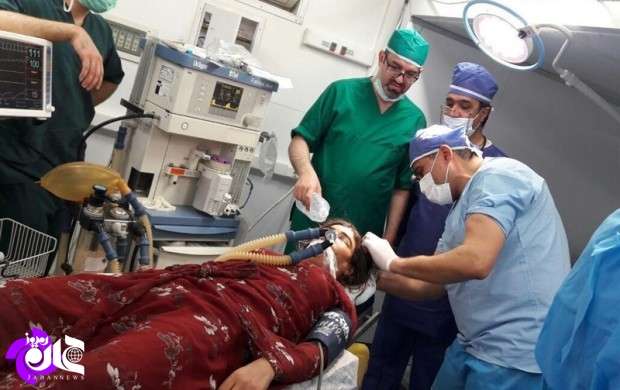اولین عمل "جراحی مغز" در مناطق زلزله‌زده+عکس