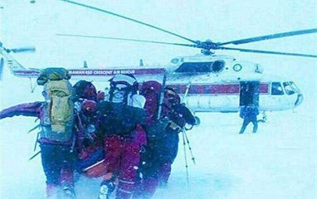نجات ۵ نفر از کوهنوردان حادثه اشترانکوه