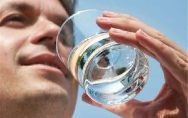نوشیدن آب همراه غذا چه مضراتی دارد؟