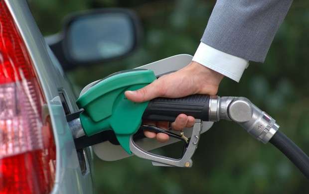 دولت نرخ ۱۵۰۰ برای بنزین را تصویب کرد