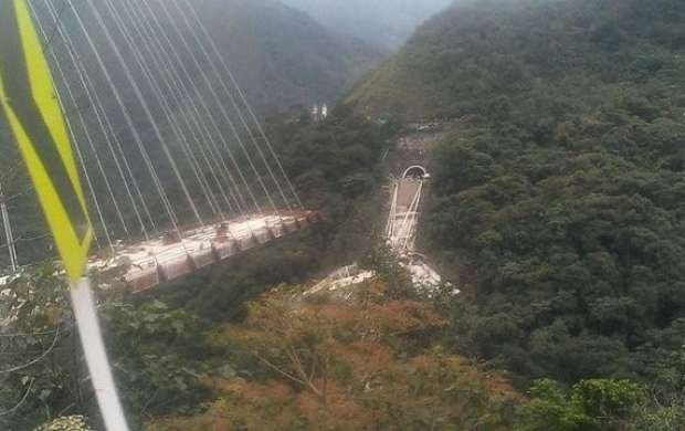 ریزش پل در کلمبیا ۱۰ کشته برجا گذاشت