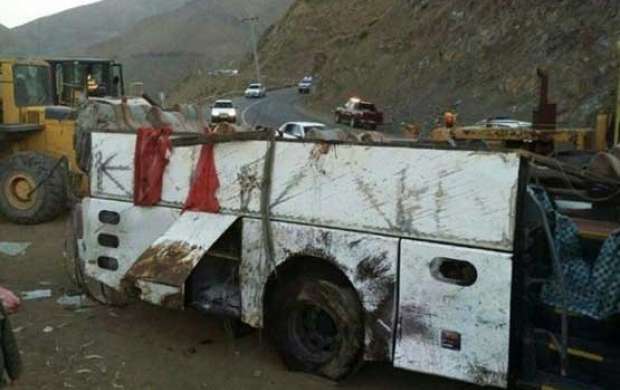 واژگونی اتوبوس در محور شیراز - سروستان