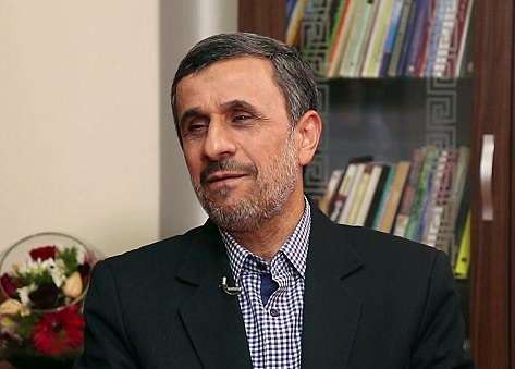 پیشنهاد جالب روزنامه اصولگرا به احمدی‌نژاد