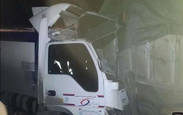 تصادف شدید شبانه کامیون‌ها در تهران +تصاویر
