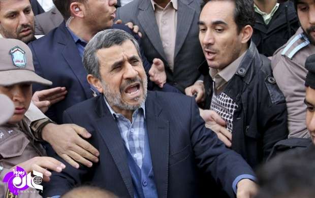 فایننشال تایمز: احمدی‌نژاد با رهبر مقابله می‌کند