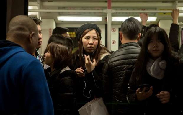 آزار جنسی زنان حتی در واگن‌های جداگانه مترو!