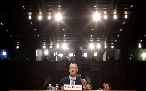 عذرخواهی مدیر فیس بوک در کنگره آمریکا